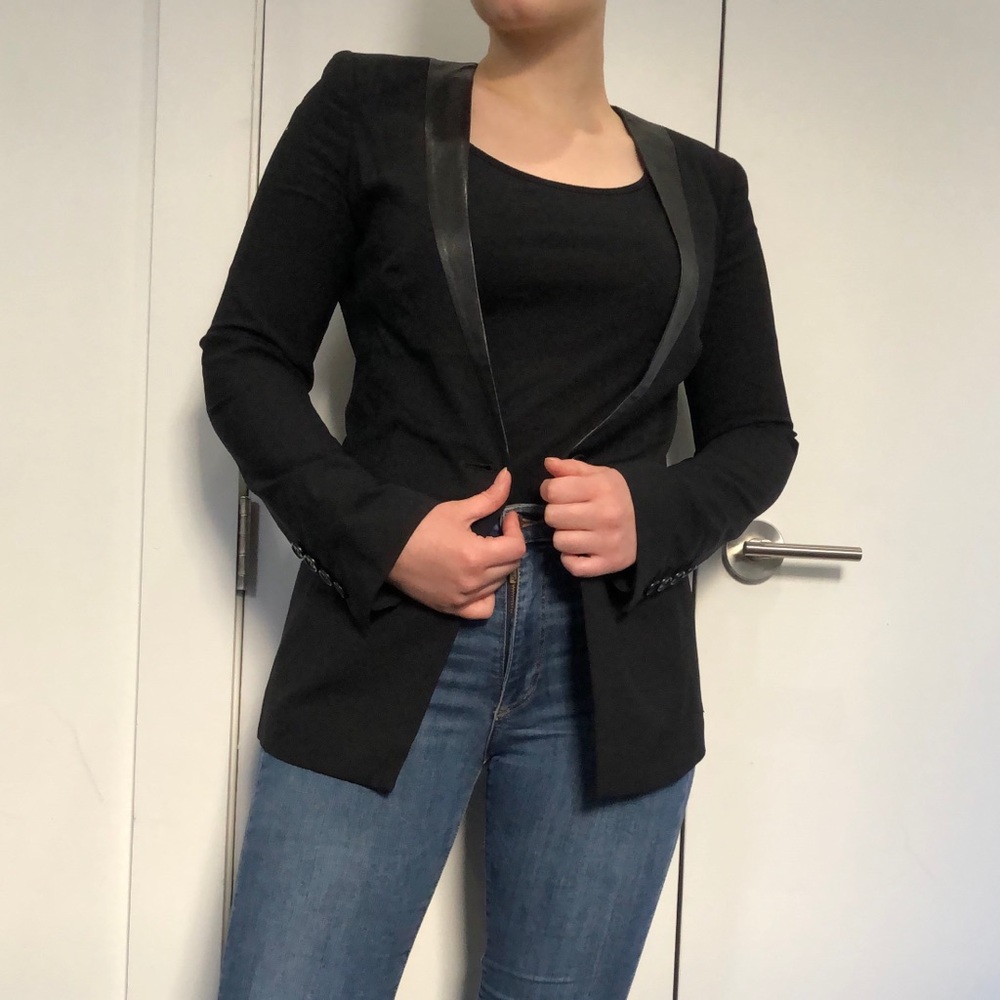 ✨Price Drop✨ DKNY Black Suit Jacket